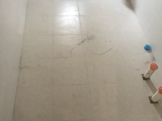 厨房、卫生间墙砖施作