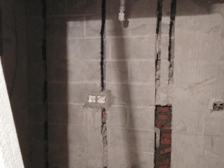 水、电管开槽施作