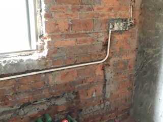 水、电管开槽施工