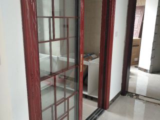 套装门、踢脚线安装