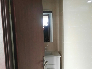 套装门、踢脚线安装