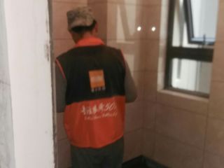 厨房、卫生间墙砖施作