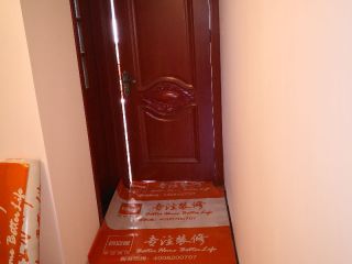 成品门及墙纸铺贴