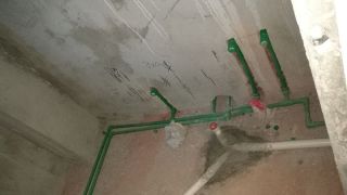 水、电管开槽施工