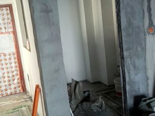 厨房、卫生间墙砖施作