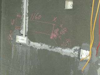 水、电管开槽施作