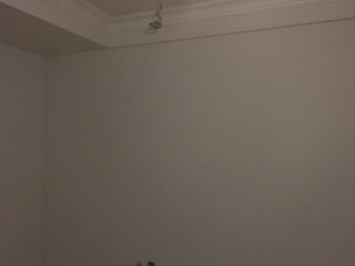 现场背景墙及隔墙施作