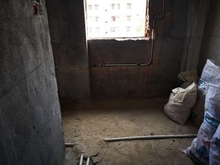 强、弱电路穿线施作