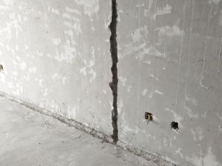 水、电管开槽施作