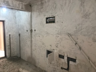 水、电管开槽施工