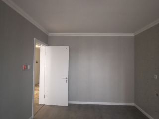 成品门及墙纸铺贴