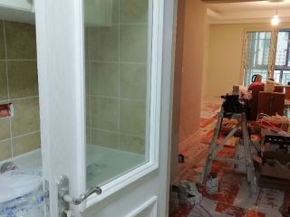 套装门、踢脚线安装