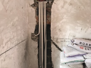 水、电管开槽施工