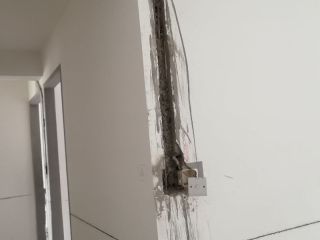 水、电管开槽施作