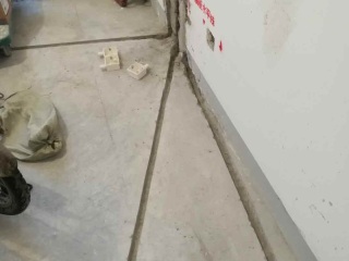 水、电管开槽施作