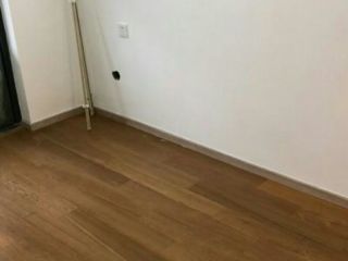 套装门、踢脚线安装