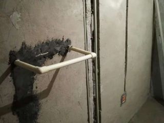 水、电管开槽施作