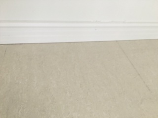 套装门、踢脚线安装