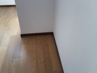 套装门、踢脚线安装