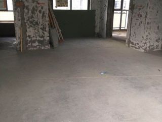 现场背景墙及隔墙施作