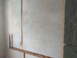 水、电管开槽施作