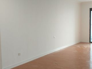 套装门、踢脚线安装