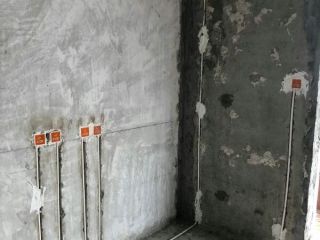 强、弱电路穿线施作