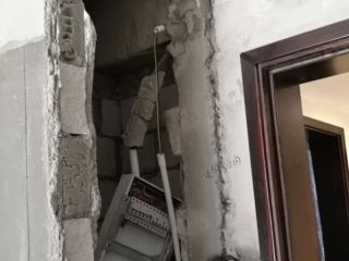 水、电管开槽施作