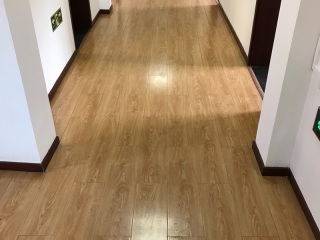 木地板铺设
