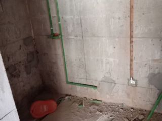强、弱电布管穿线