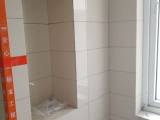 厨房、卫生间墙砖施作