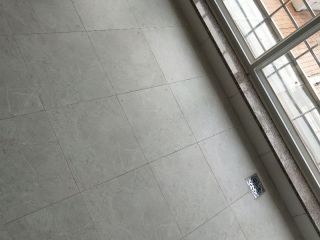 地砖铺贴及地面找平施作
