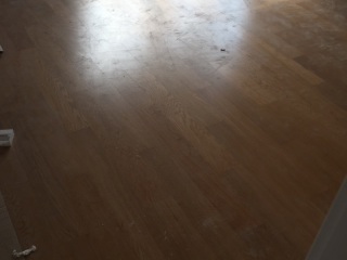 实木复合地板铺设