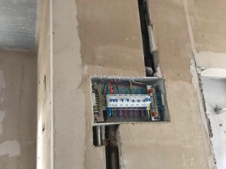 水、电管开槽施作