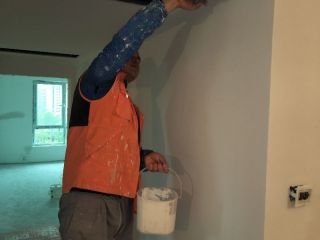 墙、顶面乳胶漆及墙纸铺贴