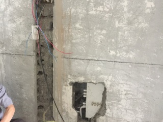 水、电管开槽施作