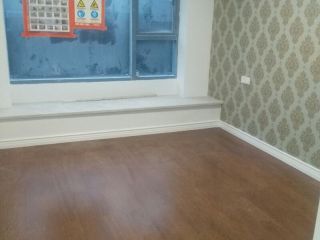套装门、踢脚线安装