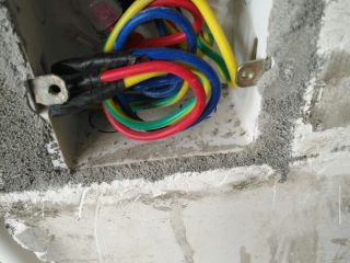水、电管开槽施工