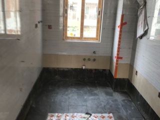 厨房、卫生间墙砖施作