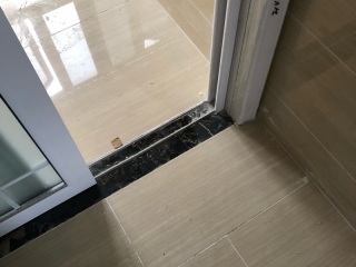套装门、踢脚线安装