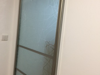 成品门及墙纸铺贴