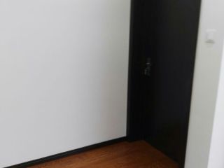 套装门、踢脚线安装