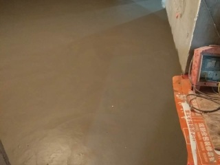 地砖铺贴及地面找平施作