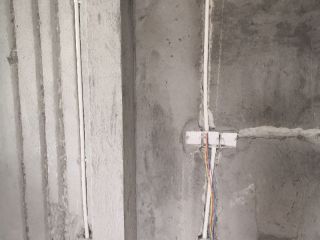 水、电管开槽施作