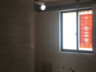厨房、卫生间墙砖施作