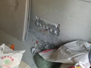 水、电管开槽施工