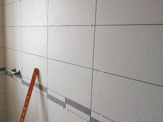 厨房、卫生间墙砖施作