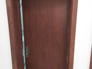 套装门、踢脚线安装