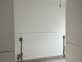 套装门、踢脚线安装