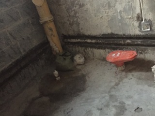 套装门、踢脚线安装